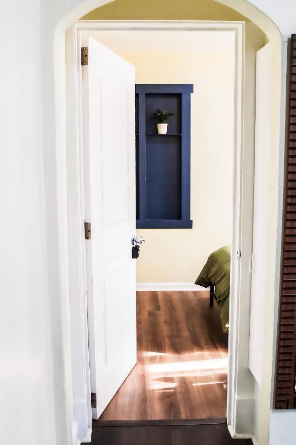Cozy City Retreat Near Downtown Indianapolis- Private Bedroom Exterior photo